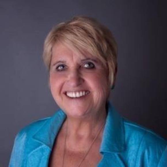 Meet your Posher, Sandy - Picture 1 of 1